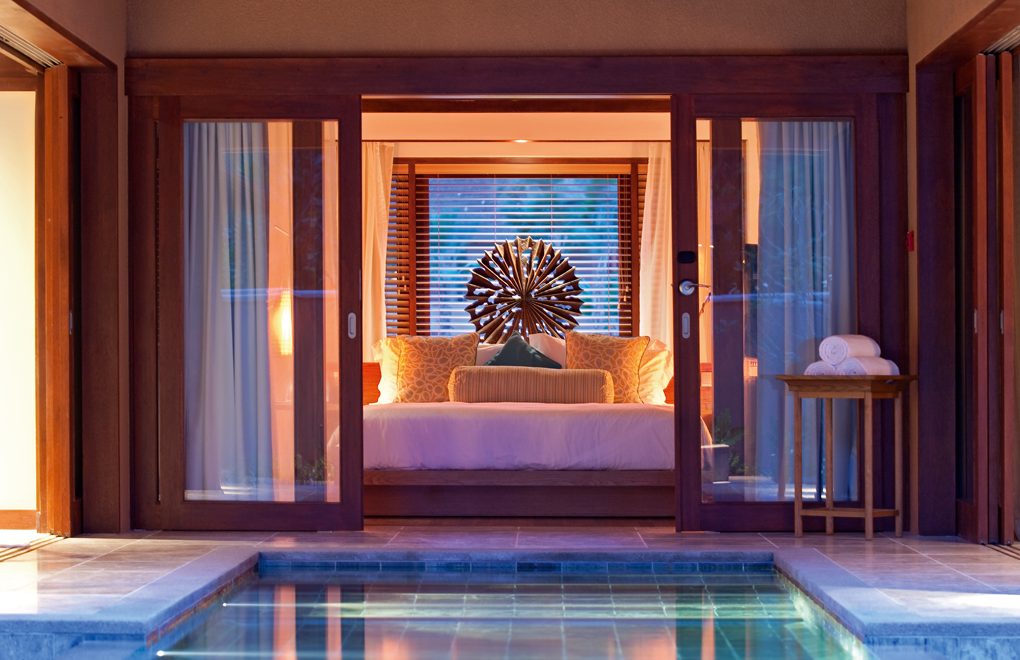 Enjoy a relaxing night at Constance Ephélia's spa villa