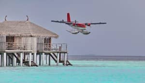 Sea plane landing at Constance Moofushi